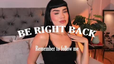 Mia online show from April 23, 1:13 pm