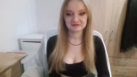 Snapshot of almanature chatting on January 10, 9:41 pm AlmaNature online show from January 10, 9:41 pm