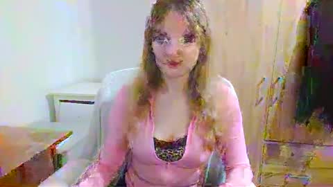 Snapshot of almanature chatting on February 11, 10:26 pm AlmaNature online show from February 11, 10:26 pm