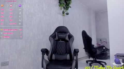 Snapshot of almazz_ chatting on November 17, 4:13 pm Santy online show from November 17, 4:13 pm