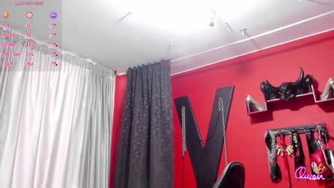 Snapshot of almazz_ chatting on April 4, 7:33 pm Santy online show from April 4, 7:33 pm