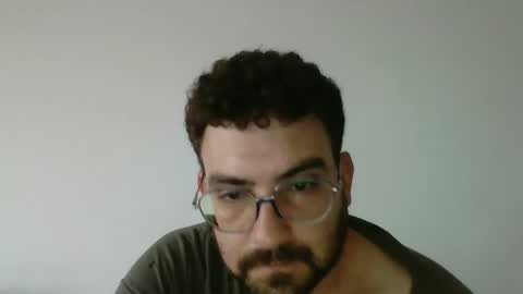 Snapshot of almendro_ chatting on February 4, 12:55 pm almendro_ online show from February 4, 12:55 pm