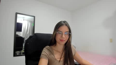 Snapshot of almighty2504 chatting on March 4, 2:39 am almighty2504 online show from March 4, 2:39 am