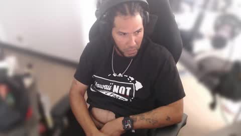 Snapshot of aloha_king chatting on February 6, 10:53 pm simplyfaded online show from February 6, 10:53 pm