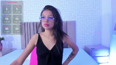 alondra_2526 online show from January 7, 6:43 pm