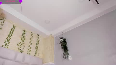 ALONDRA CUTE online show from June 19, 7:01 am