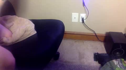 Snapshot of alongwhitedick chatting on September 9, 5:34 pm ALongwhitedick online show from September 9, 5:34 pm