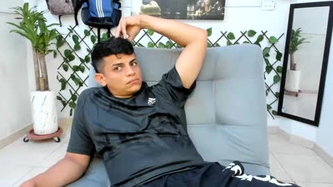 Snapshot of alpha_pprs chatting on December 4, 6:39 pm Alpha pprs online show from December 4, 6:39 pm