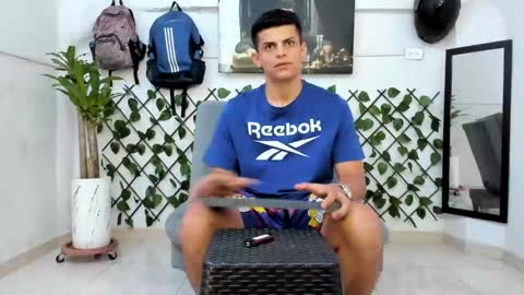 Snapshot of alpha_pprs chatting on December 8, 6:06 pm Alpha pprs online show from December 8, 6:06 pm