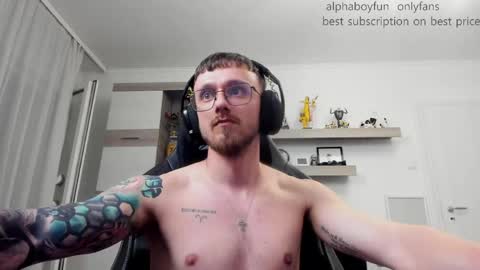 Snapshot of alphaboyfun chatting on June 2, 6:32 pm Andi online show from June 2, 6:32 pm
