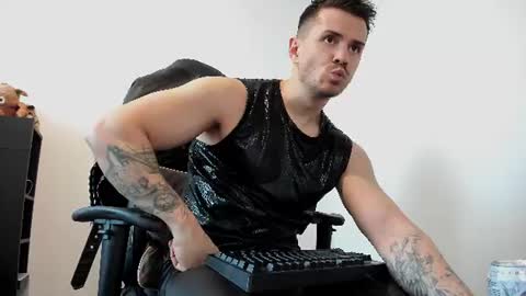 Snapshot of alphagodleatherking92 chatting on August 8, 12:18 pm LeatherMaster online show from August 8, 12:18 pm