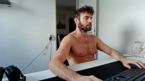 alphah_hunk online show from January 11, 11:37 am