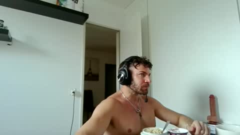 alphah_hunk online show from March 9, 10:08 am