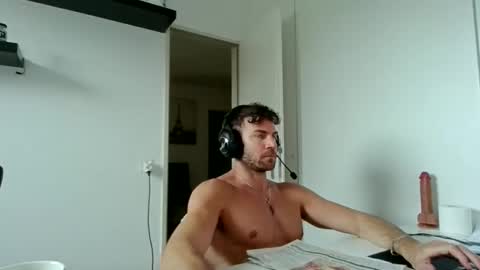 alphah_hunk online show from April 13, 11:48 am