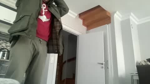 Snapshot of alphandre chatting on February 8, 7:04 am AlphAndre online show from February 8, 7:04 am