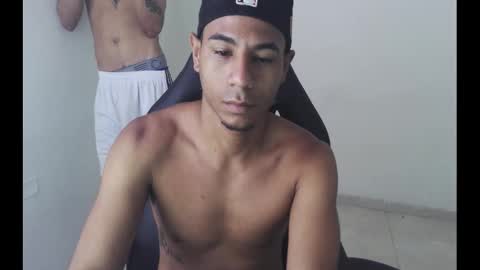 alphas_latins online show from April 6, 12:30 am