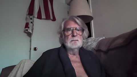 AlphaUniform online show from December 4, 5:11 pm