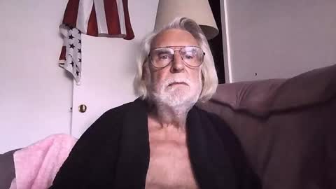 AlphaUniform online show from October 15, 1:55 pm