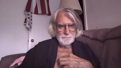 AlphaUniform online show from October 23, 5:33 pm