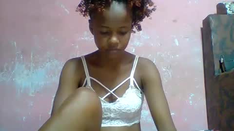 Snapshot of alphosettah chatting on February 2, 2:48 am alphosettah online show from February 2, 2:48 am