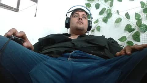 Jhosep online show from November 8, 1:33 pm