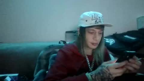 Snapshot of altboy010 chatting on December 15, 1:43 am altboy010 online show from December 15, 1:43 am