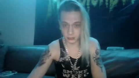 altboy010 online show from April 2, 8:28 pm