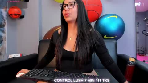 ALUNA  online show from May 29, 3:43 pm