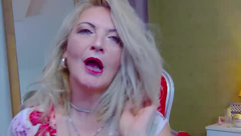 Alura Jenson online show from September 12, 5:35 pm