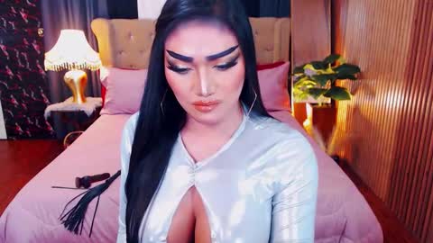 Alura Jhenson online show from February 4, 10:26 pm