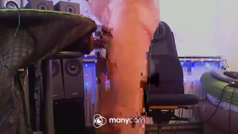 Snapshot of alwaysniceguy2 chatting on December 16, 2:57 am HoneyMelonGuy online show from December 16, 2:57 am