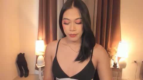 alwina_williams online show from April 5, 6:32 am