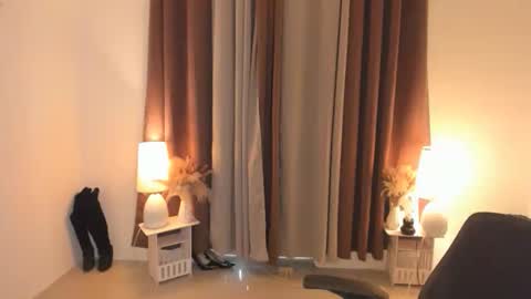 alwina_williams online show from April 13, 10:15 pm