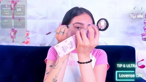 Snapshot of alys_molly chatting on January 17, 11:06 am sopie online show from January 17, 11:06 am