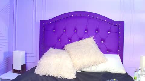 Snapshot of alys_molly chatting on February 13, 11:06 am sopie online show from February 13, 11:06 am