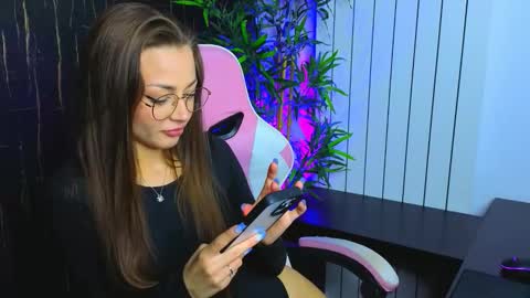 Alyse online show from September 8, 9:47 pm