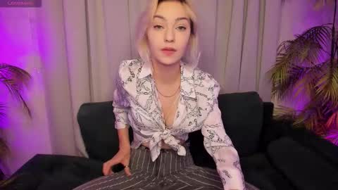 Alysia online show from November 23, 2:06 pm