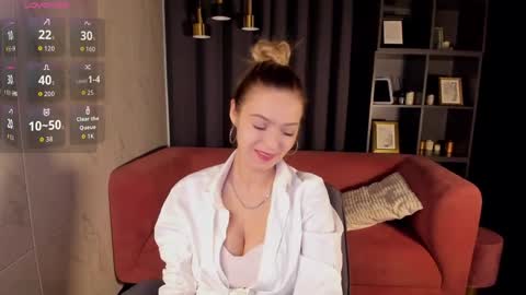 Alysia online show from April 8, 10:10 pm