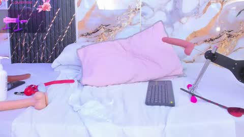 Snapshot of alyson__a chatting on October 31, 6:31 pm alyson__a online show from October 31, 6:31 pm