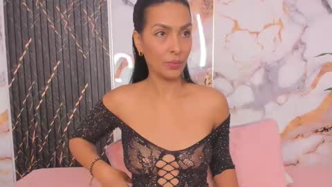 alyson__a online show from February 4, 12:11 pm