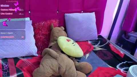Snapshot of alyson_skyler chatting on October 3, 4:48 pm allyson online show from October 3, 4:48 pm