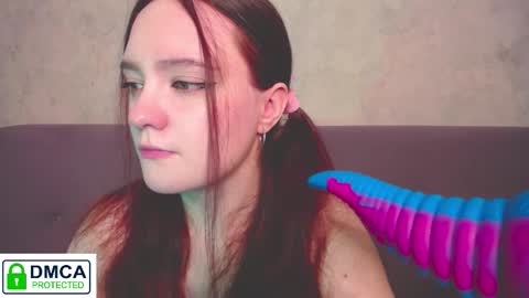 Alyssa online show from November 11, 9:42 am