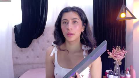 Snapshot of alyssa_joness chatting on February 2, 2:16 pm alyssa_joness online show from February 2, 2:16 pm