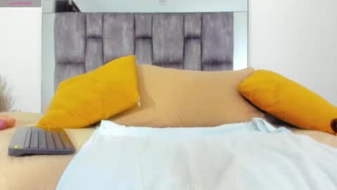 alyssia online show from January 13, 12:32 pm