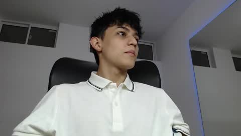 Snapshot of alyxen chatting on March 28, 8:19 pm alyxen online show from March 28, 8:19 pm