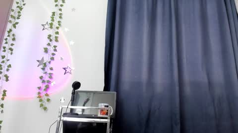    online show from February 6, 10:53 pm