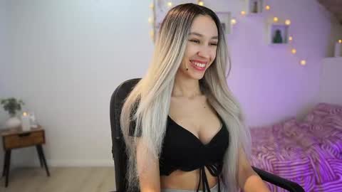 Amai  Liu online show from March 4, 7:11 pm