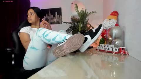 anny online show from December 4, 2:21 am