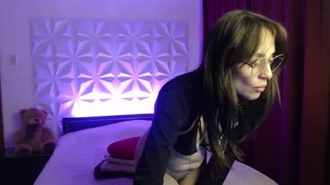 Snapshot of amalett chatting on February 10, 12:59 am Amalett online show from February 10, 12:59 am