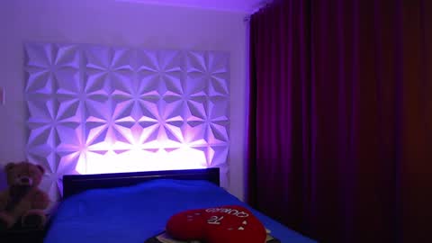 Snapshot of amalett chatting on April 7, 11:37 pm Amalett online show from April 7, 11:37 pm